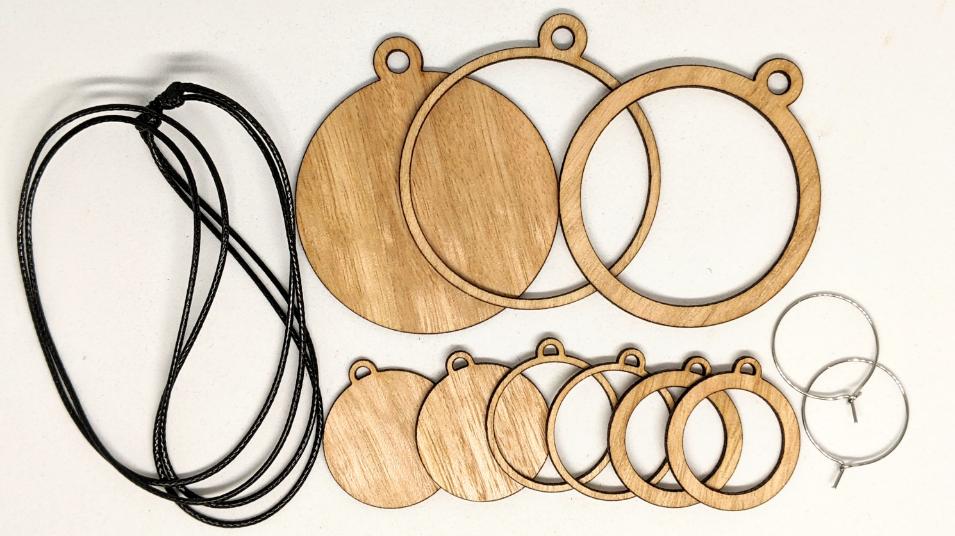 Eucalypt Strata patchwork necklace kit Contents