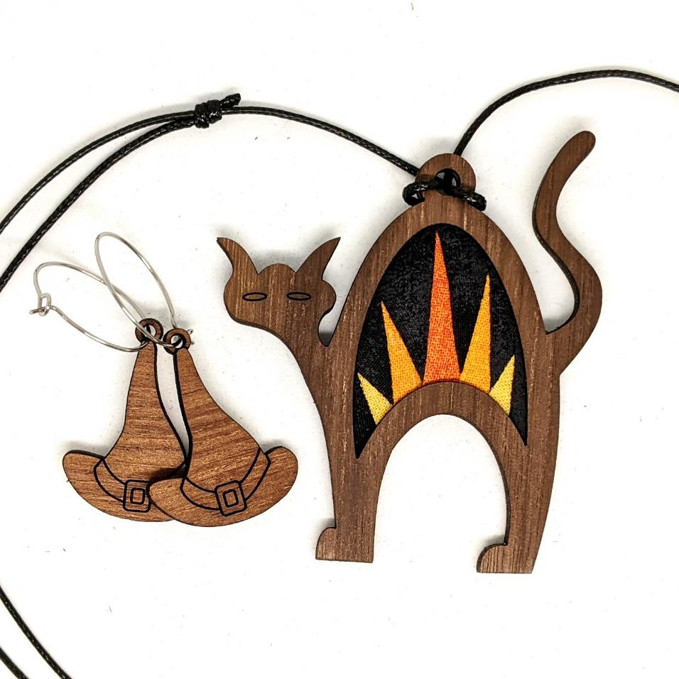 Patchwork halloween cat necklace with witch hat earrings