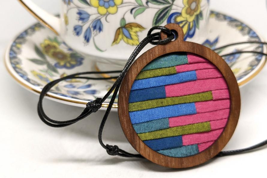 Walnut Strata patchwork necklace kit alternate colorwary